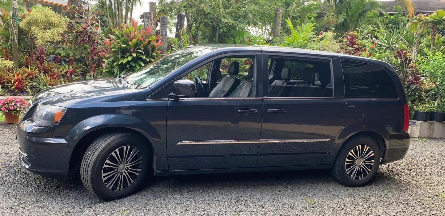 Chrysler Town and Country in Kauai